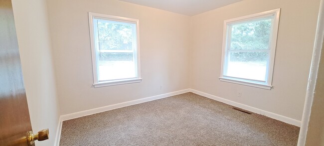 Building Photo - 909 Pittman St