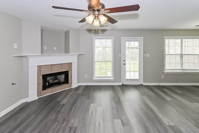 Building Photo - 7878 Meadow Ridge Ln