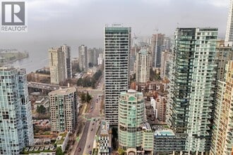 Building Photo - 889 Pacific St