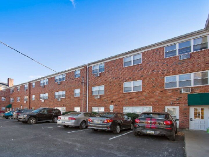 Building Rear - 499 W Lancaster Ave