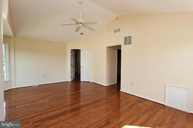 Building Photo - 136 Stetson Dr