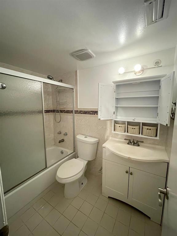 Building Photo - 3800 NW 23rd Ct