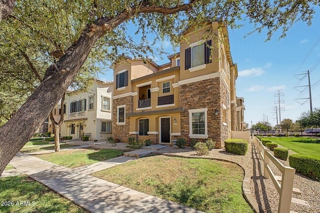 Building Photo - 418 N Mahogany Ct