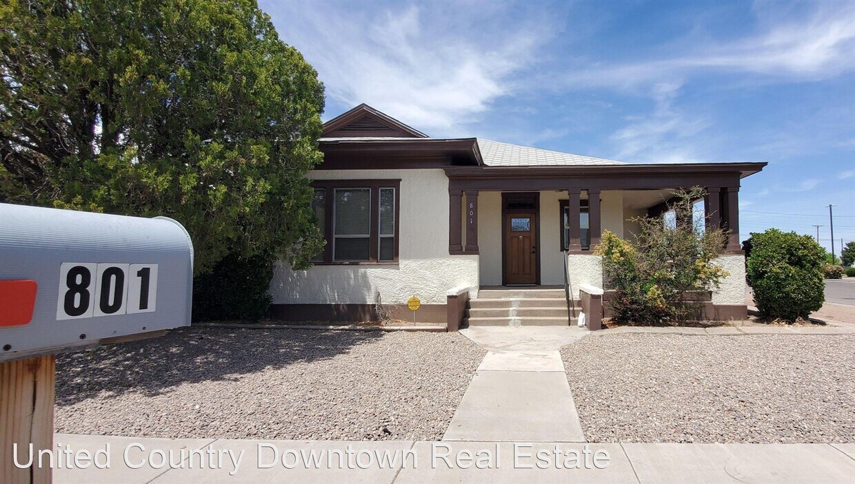 Foto principal - 3 br, 2 bath House - 801 W. Pine