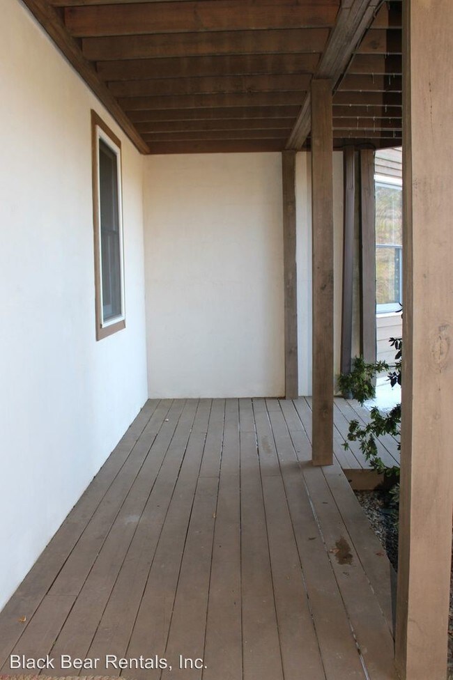 Building Photo - 2 br, 1 bath House - 125 Reed Road