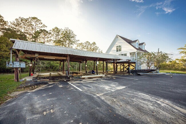 Foto del edificio - 1102 Stanfield Point Rd