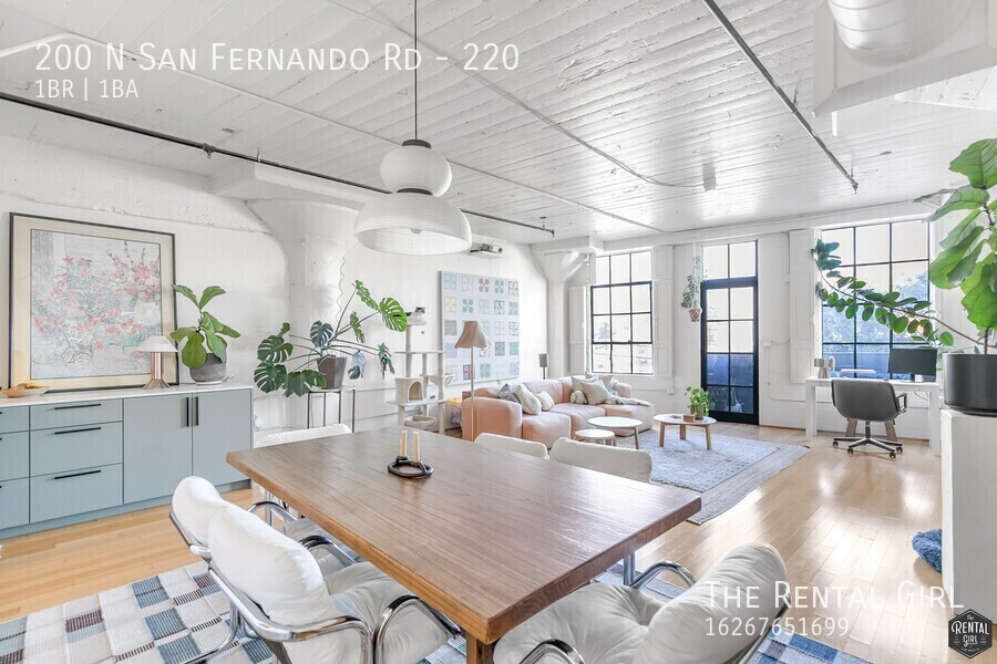 Foto principal - Stylish Lincoln Heights Loft | Private Bal...