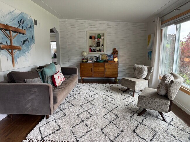 Foto del edificio - Stylish Mid-Century Modern Retreat in Litt...