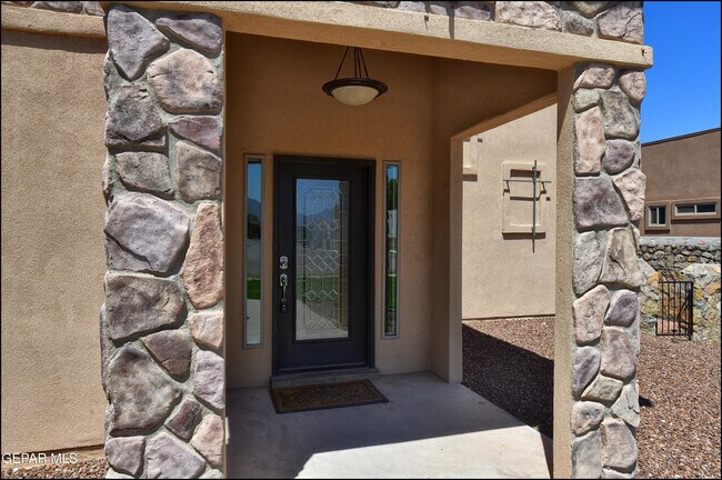 Foto del edificio - 5649 Valley Maple Dr