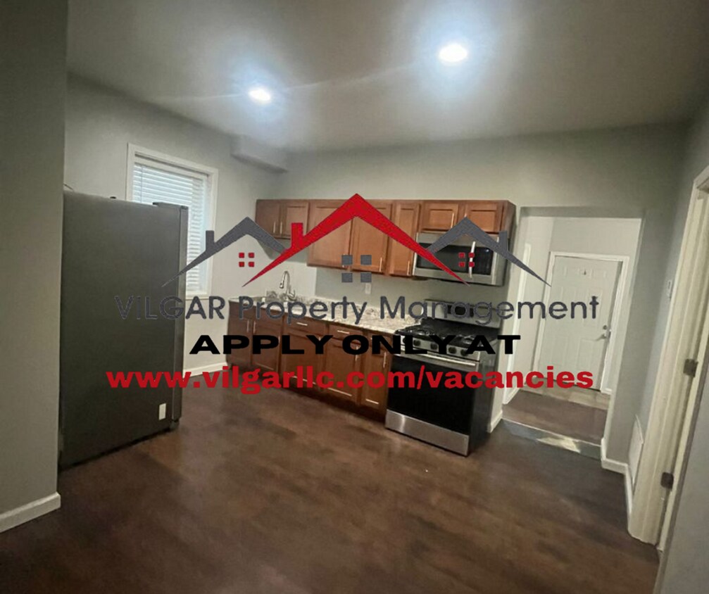 Foto principal - 913 W 144th