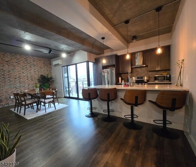 Photo - 58-60 Elm Street Unit 504 House