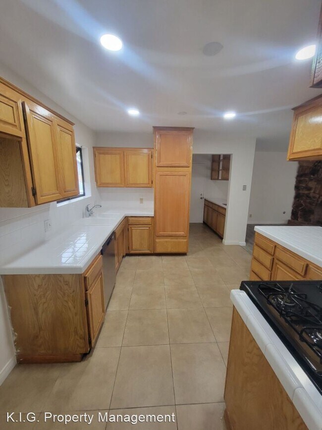 Building Photo - 3 br, 2 bath House - 5959 Topeka Drive