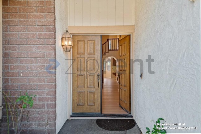 Building Photo - 382 Chad Dr