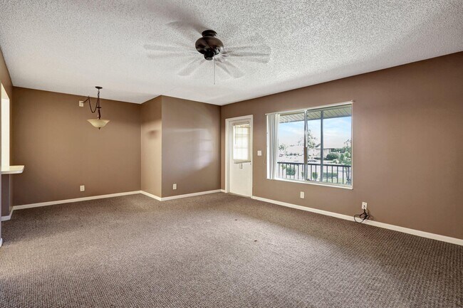 Building Photo - 237 Pine HOV Cir