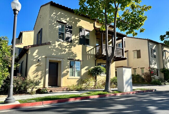 Building Photo - 1110 Arbol Way