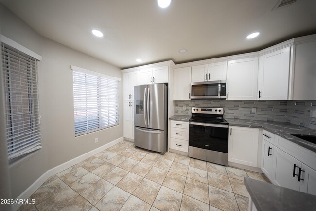 Building Photo - 1118 S Surfside Dr
