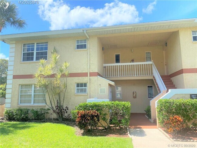 Foto del edificio - 1546 SE Royal Green Cir