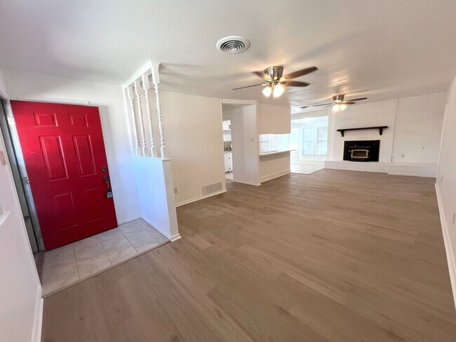 Building Photo - **BEAUTIFUL HOWARD & GARLINGTON HOME**