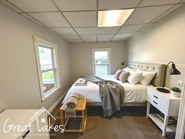 Foto del edificio - Charming 2 Bedroom 1 Bathroom now availabl...