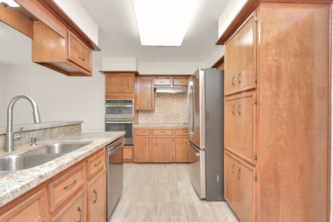 Building Photo - 4743 Sabrina Dr