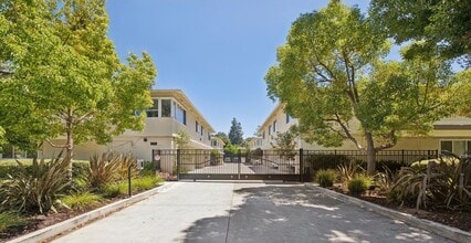 Building Photo - 838 University Ave