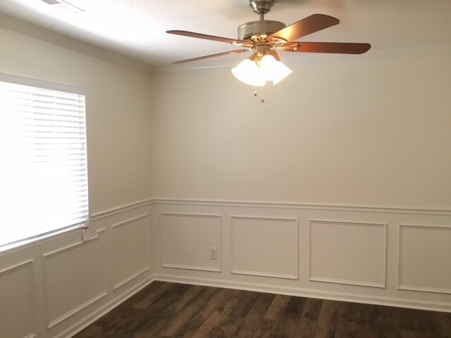 Foto del edificio - 1825 Chatfield Dr