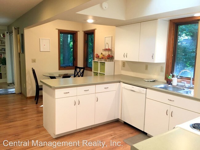 Building Photo - 51862 W Gatehouse Dr
