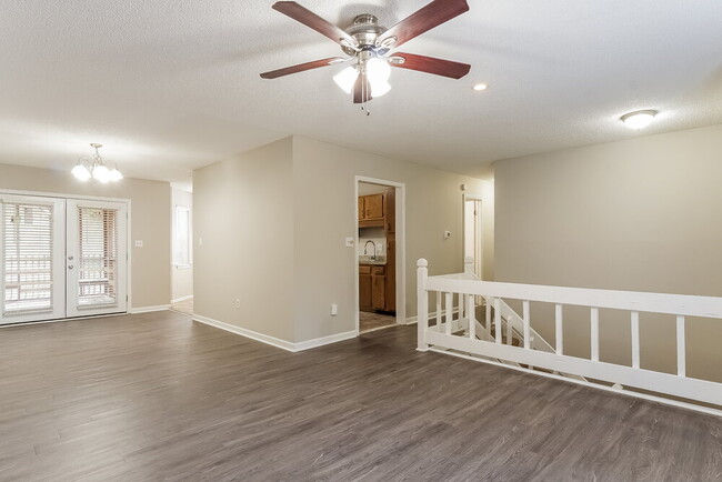 Building Photo - 1805 Forest Dr