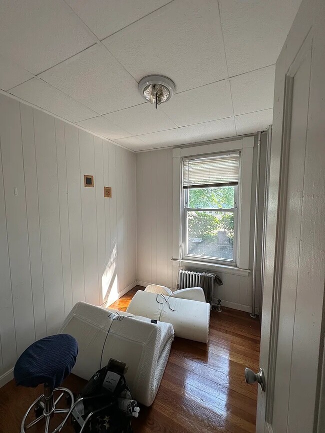 Building Photo - 384 Washington St