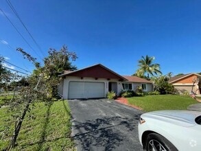 Building Photo - 6802 SW 34th Ct