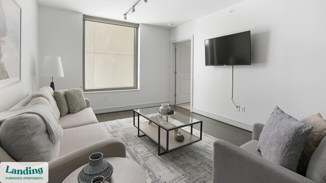 Building Photo - 777 Preston St