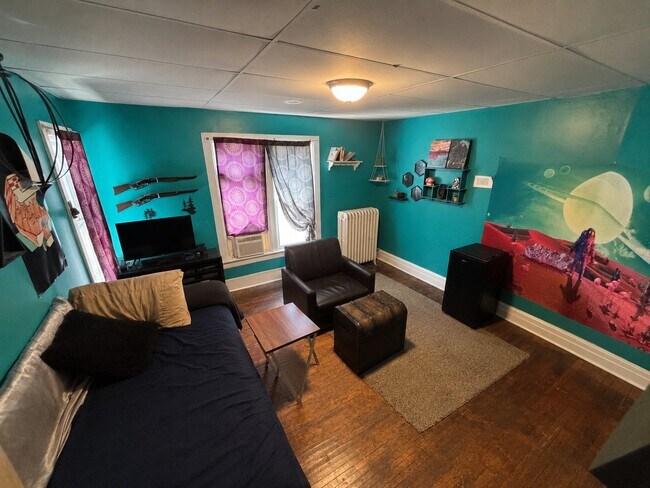 Foto del edificio - 302 E Walnut St