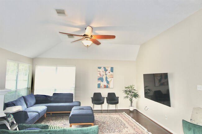 Foto del edificio - 1107 Woodley Bend
