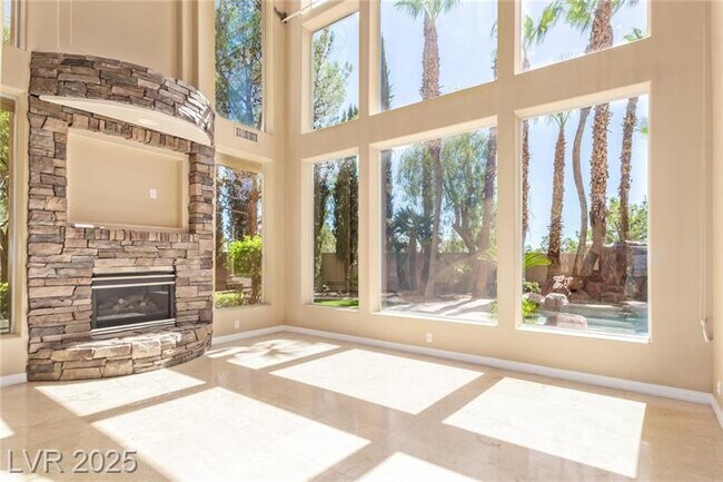 Foto del edificio - 1008 Trophy Hills Dr