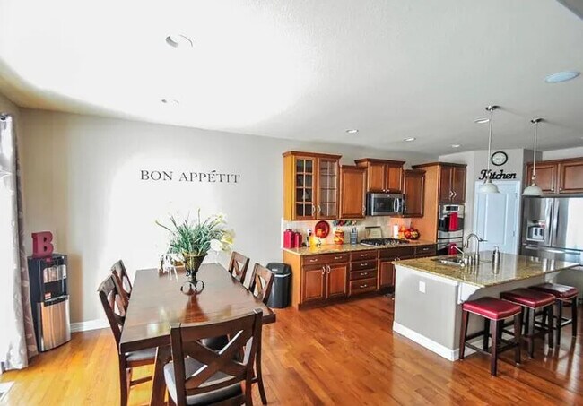 Building Photo - 8229 S Country Club Pky