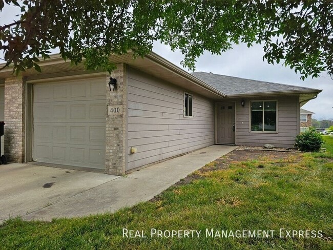 Building Photo - Spacious 3-bedroom, 1-bathroom apartment w...
