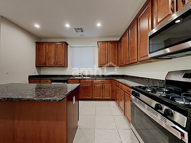 Foto del edificio - 7700 Flowering Quince Dr