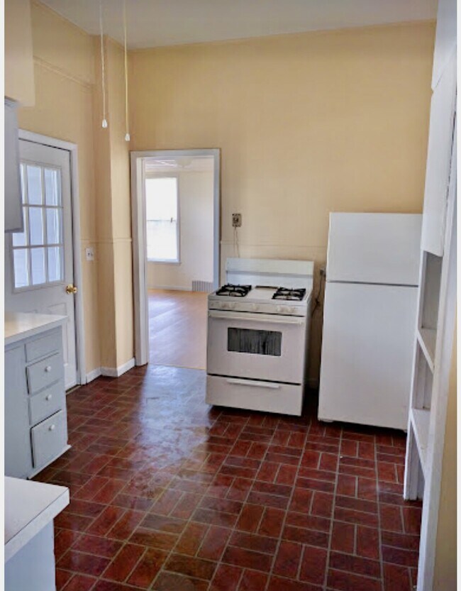 205 W Clinton St Unit 1, Johnstown, NY 12095 Condo for Rent in