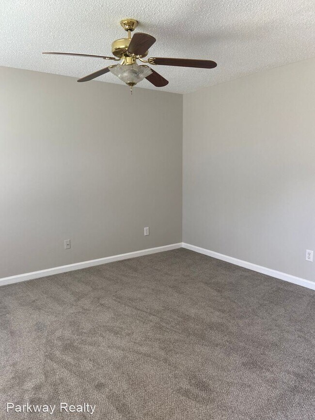 Building Photo - 3 br, 1.5 bath House - 2572 Hampstead Drive