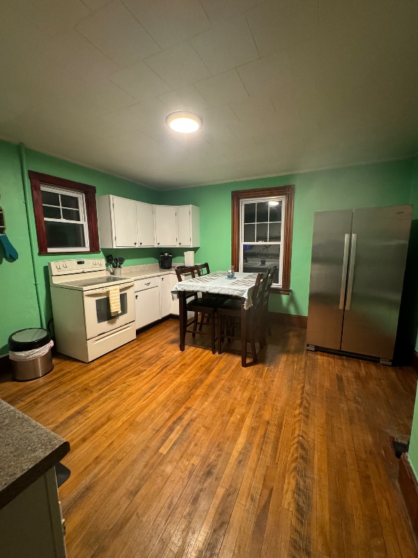 Foto del edificio - 124 W Broadway