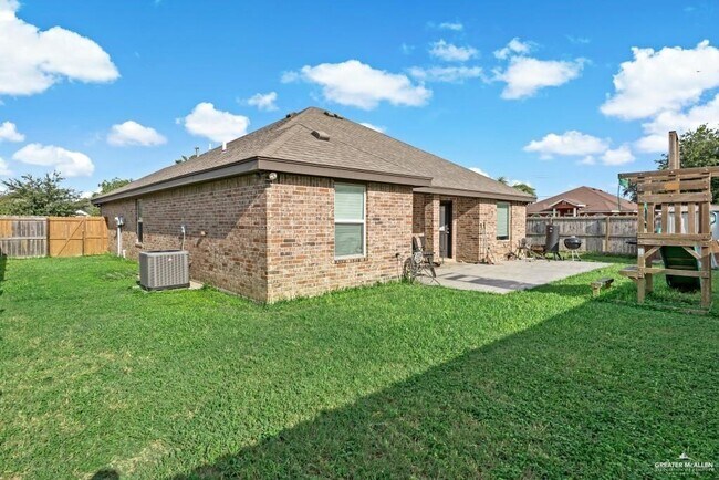 Foto del edificio - 5 Emerald Ave