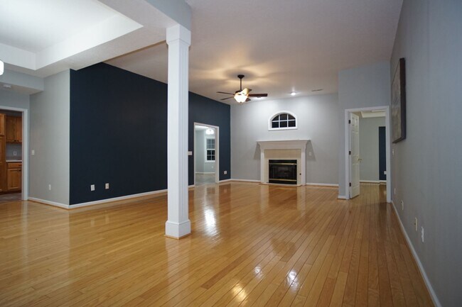 Photo - 3 Bed/2 Bath.  Master on Main.  Close to V... House