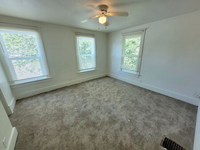 Foto del edificio - 500 Rose St