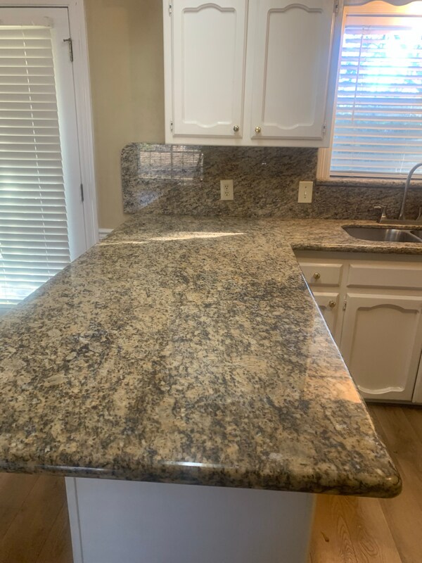 Foto del edificio - 16912 Dahlgren Ave