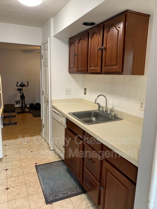 Building Photo - 104 Gwen Dr