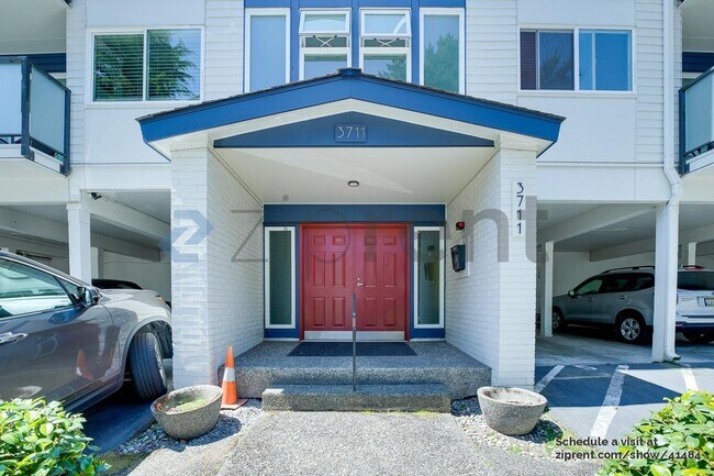 Foto del edificio - 3711 26th Pl W