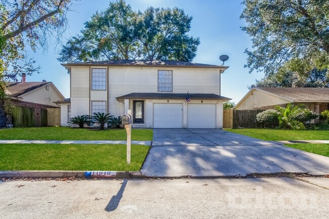 Building Photo - 11010 Maple Rock Dr