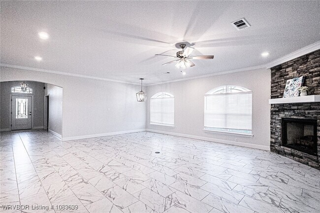 Foto del edificio - 9023 Mayswood Pl