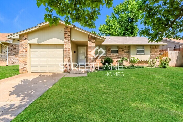Primary Photo - Charming 3 Bedroom in Moore!