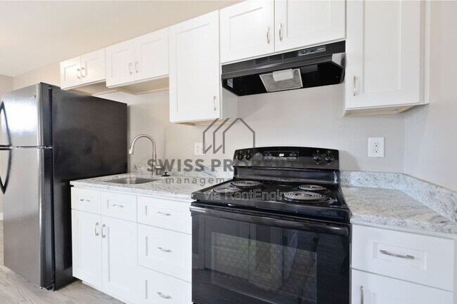 Foto del edificio - 2485 Deming Ave